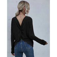 Solid twist-back long sleeve tee m