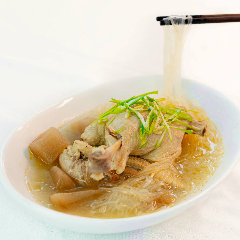 Braised duck soup with pickled radish