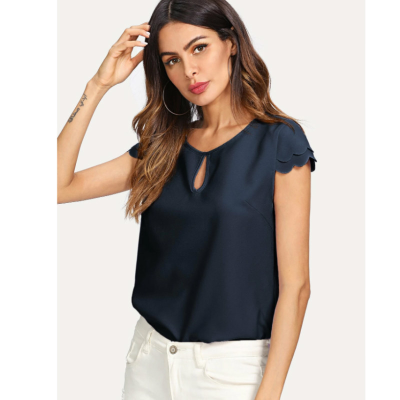 Tiered scallop cap sleeve keyhole top xs